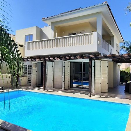 Villa Larnaca Bay Resort Вороклини Экстерьер фото