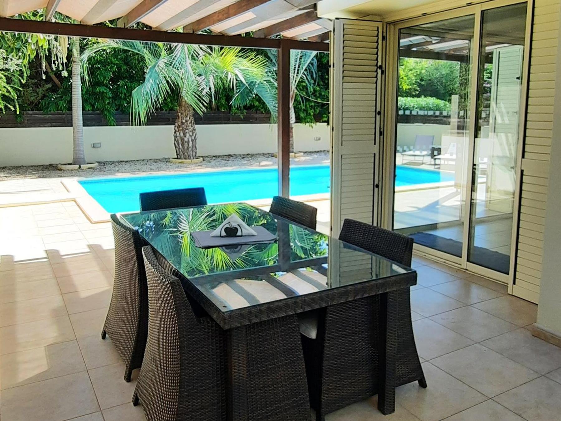 Villa Larnaca Bay Resort Вороклини Экстерьер фото