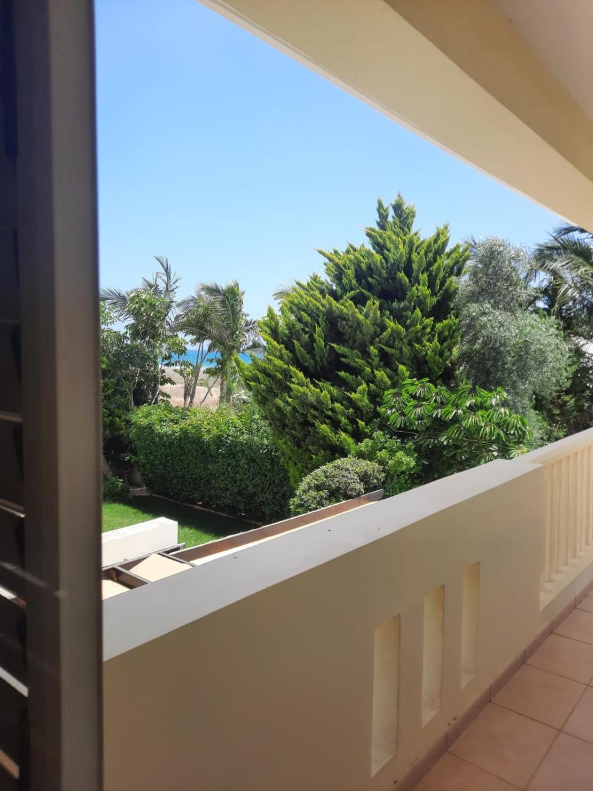 Villa Larnaca Bay Resort Вороклини Экстерьер фото